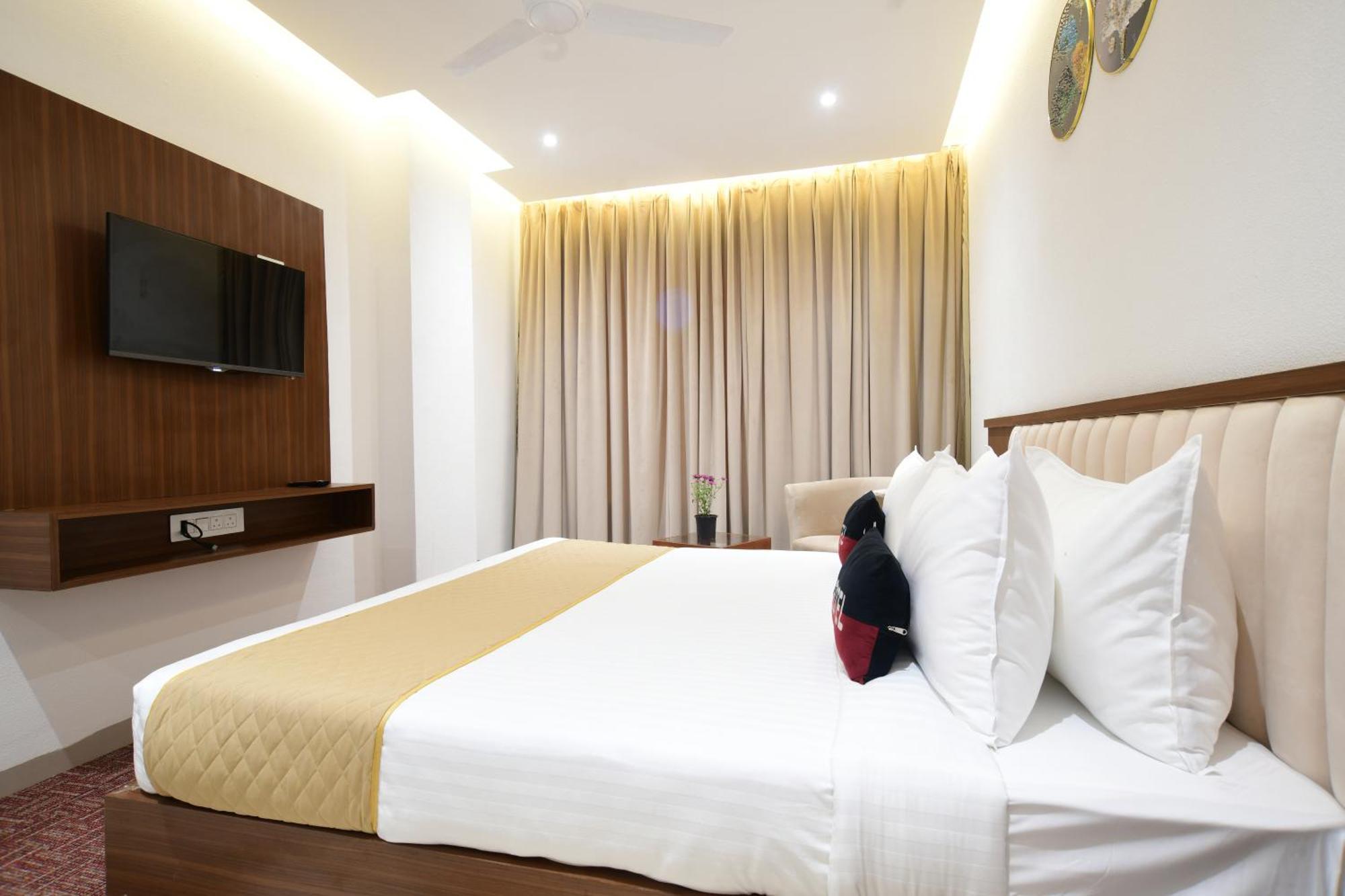 Aceotel Premier, Vijay Nagar Ιντόρ Εξωτερικό φωτογραφία