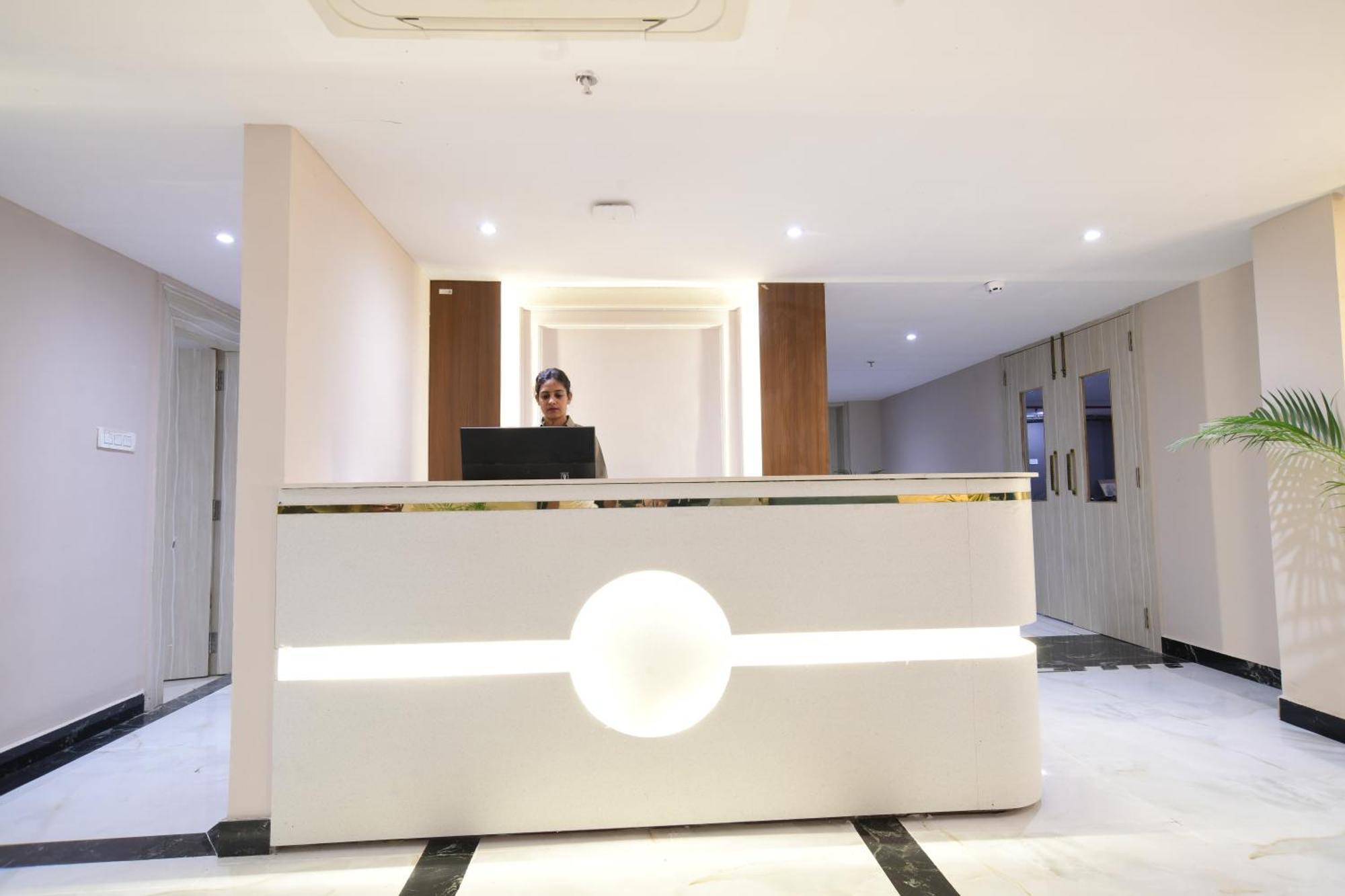 Aceotel Premier, Vijay Nagar Ιντόρ Εξωτερικό φωτογραφία
